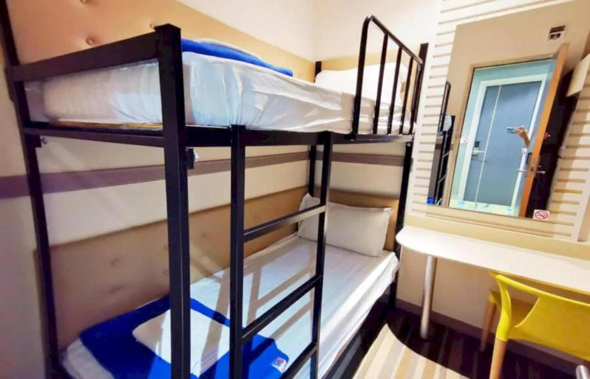 Capital O 75451 Podstel Hostel Bangkok Extérieur photo