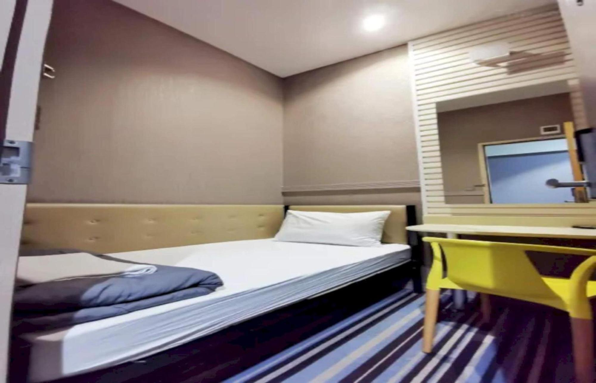 Capital O 75451 Podstel Hostel Bangkok Extérieur photo